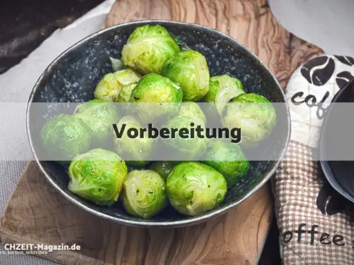 Frischer Rosenkohl in einer Schale, bereit für ein leckeres rezept rosenkohl als beilage.