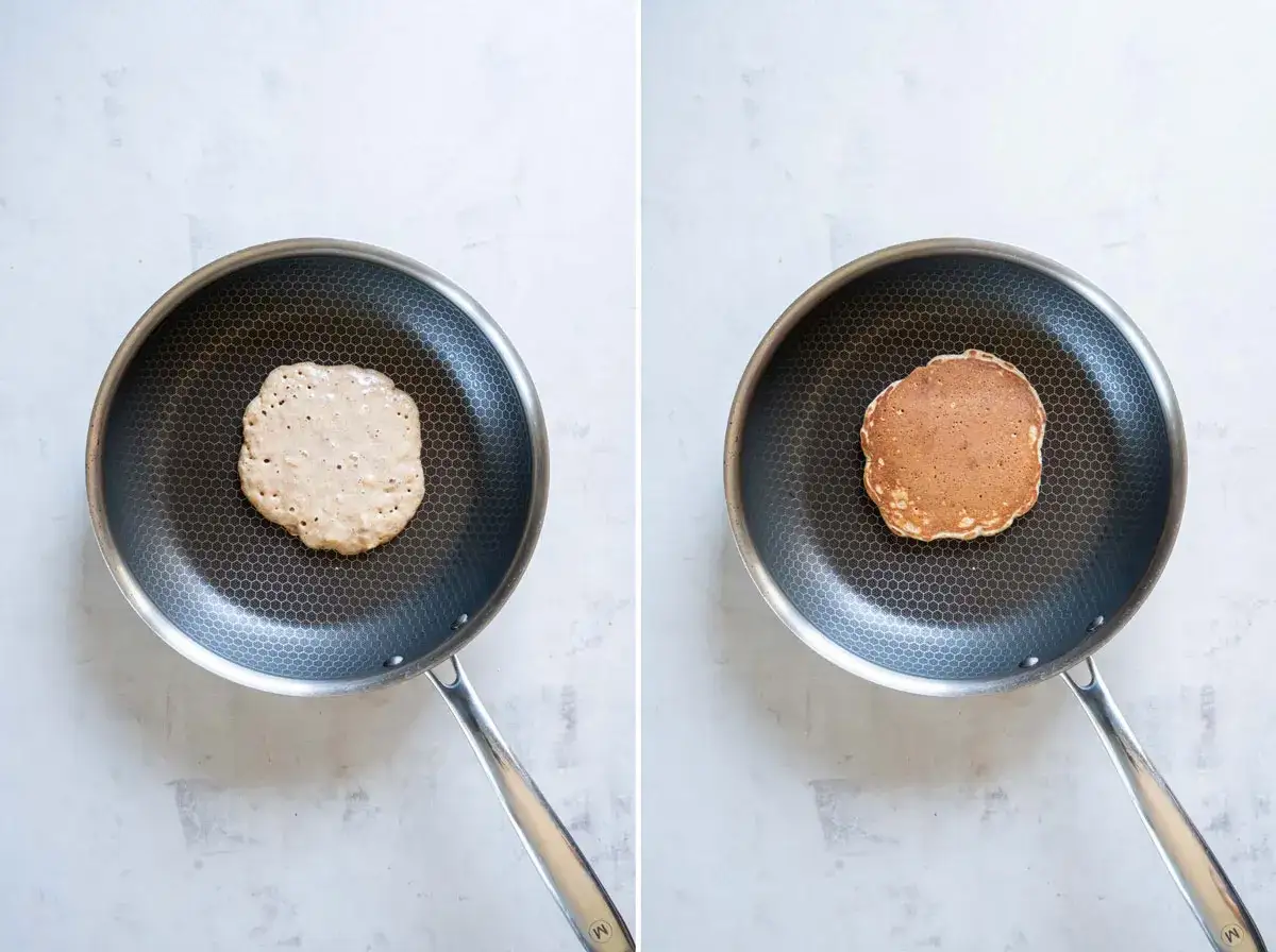 Zwei Pfannen mit jeweils einem Pancake. Links ein heller, ungebackener Pancake, rechts ein goldbrauner, gebackener Pancake. Bananen Pancakes ohne Ei.